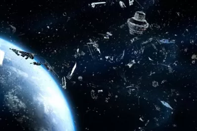 Hay 9.000 toneladas de escombros metálicos orbitando la Tierra sin control