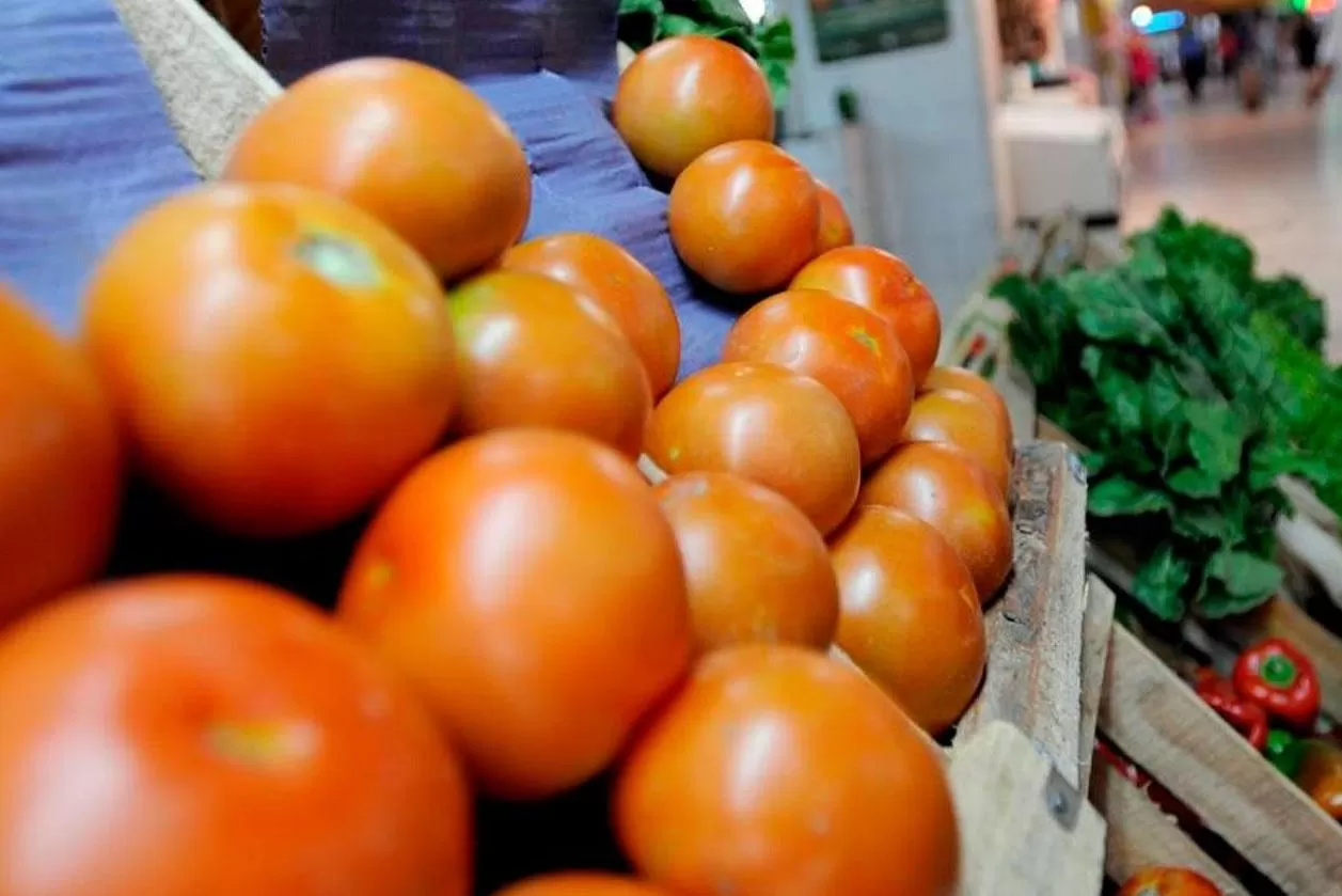 POR LAS NUBES. Los tomates y el café son los productos que más aumentaron de precio en el último año.