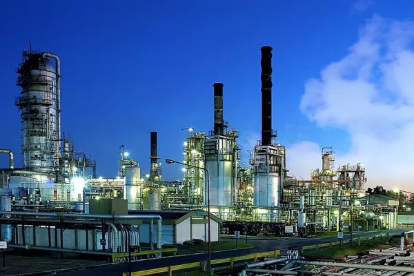 La necesidad de importar gas pone al país en aprietos y tiene en vilo a la producción