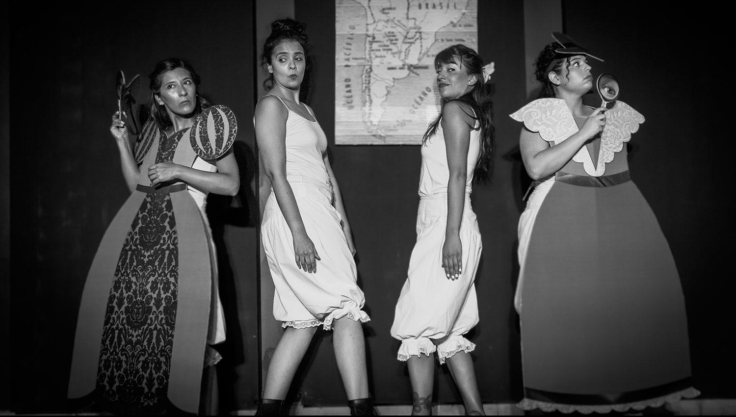 “Estafadas por la historia”