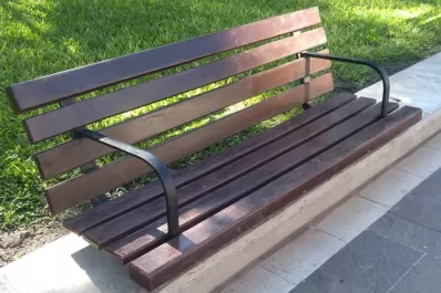 Se robaron un banco de la plaza Independencia