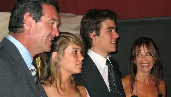 Nora Dalmasso junto a su esposo, Marcelo Macarrón, y sus dos hijos