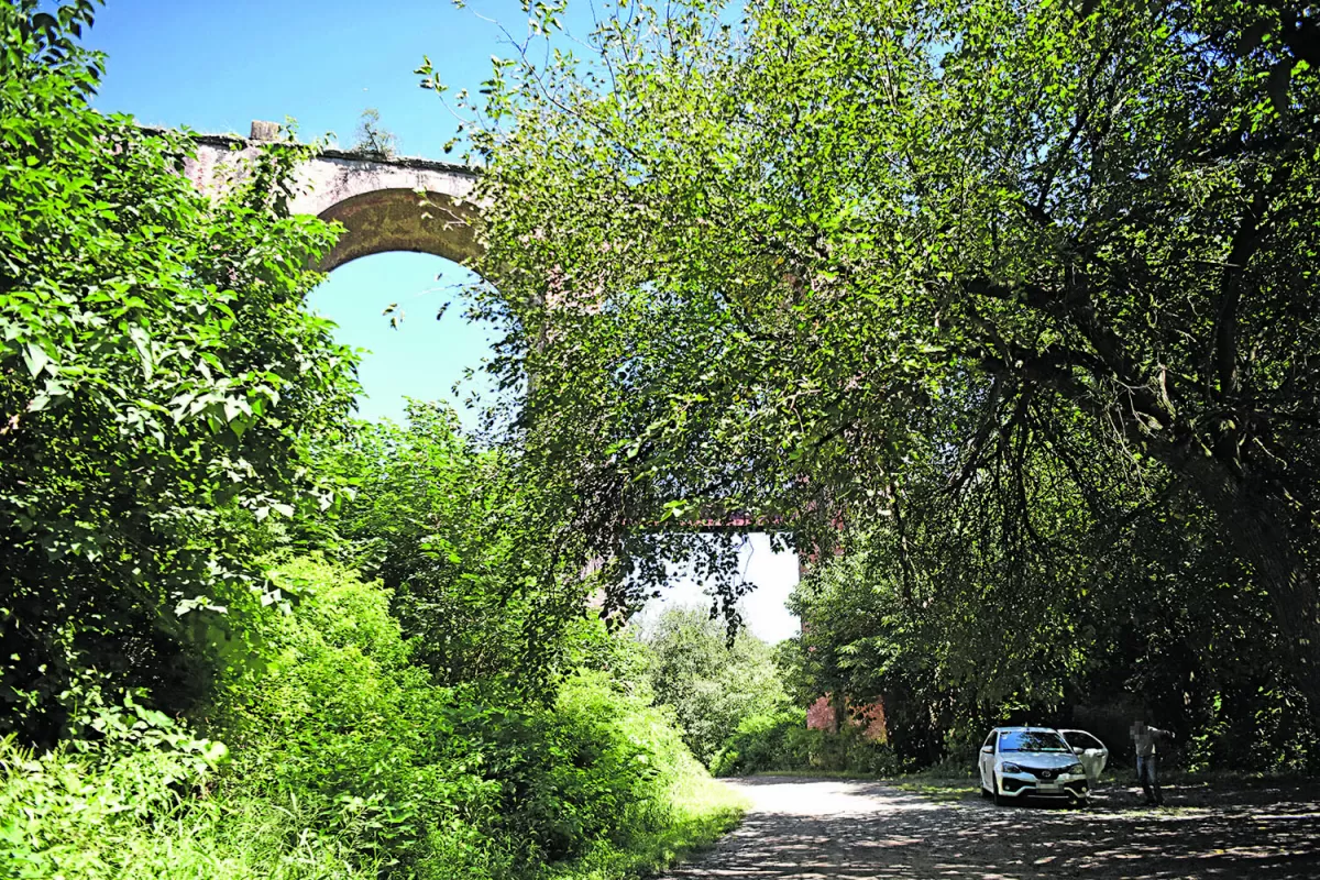 LA ZONA ROJA. Los vecinos del Viaducto reconocieron que hay un joven que recorre la zona desnudo.