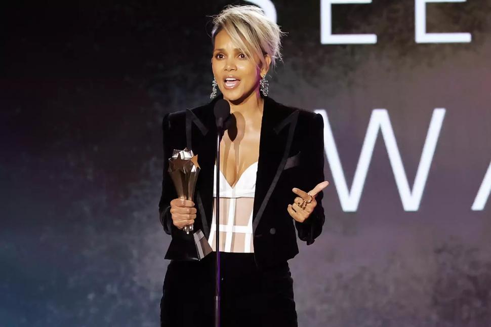 BILLIE EILISH. Bafta a Mejor canción con “No time to die”.