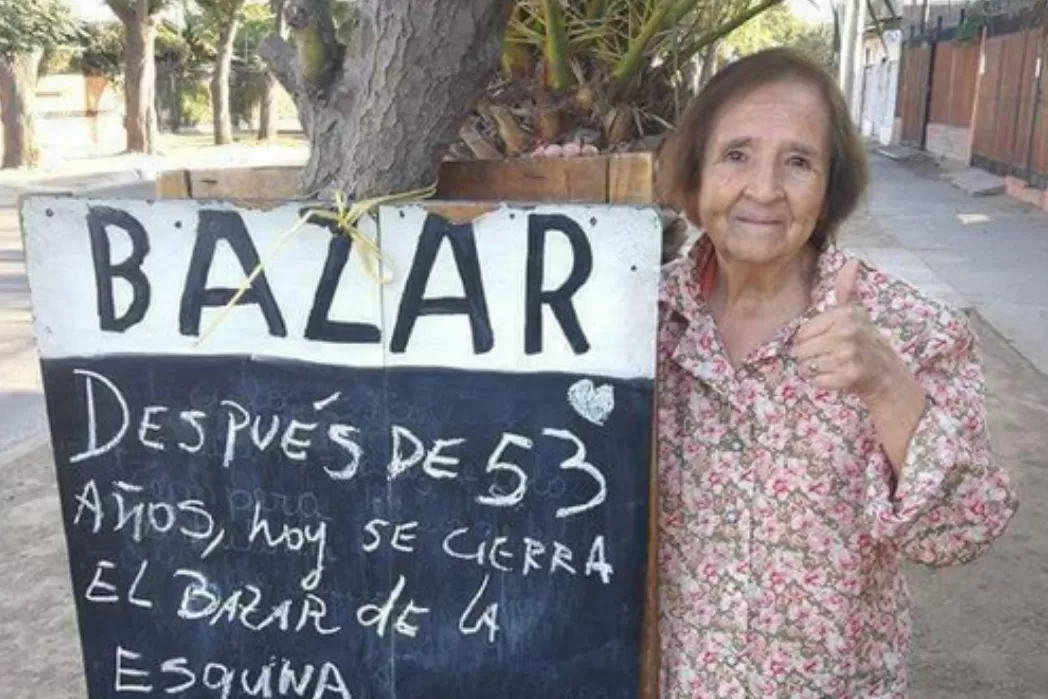 La tierna despedida de Inés a su clientela