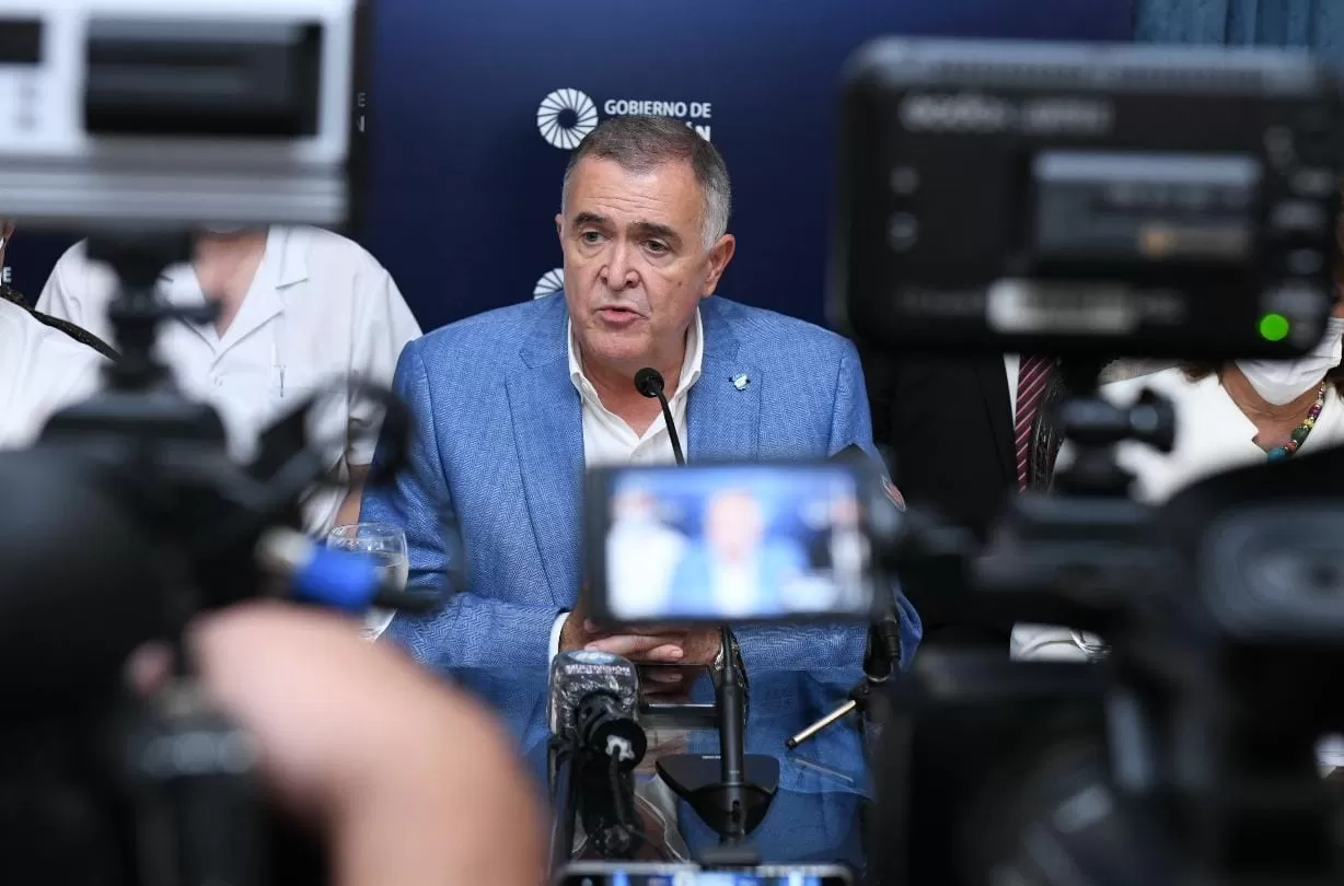 EN CASA DE GOBIERNO. El titular interino del Poder Ejecutivo, Osvaldo Jaldo, dialoga con la prensa. Foto: Comunicación Pública