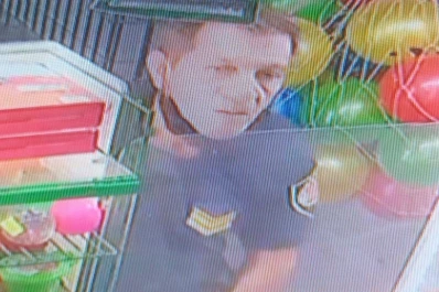 Detuvieron a un expolicía que había robado un muñeco de Dragon Ball