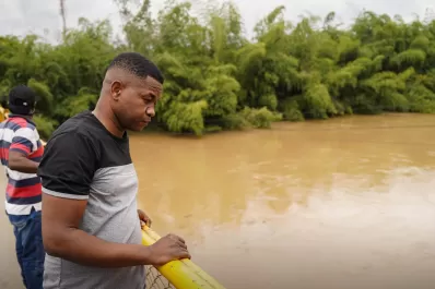 Colombia: una mamá tiró al río a su hijo de seis años porque no podía mantenerlo