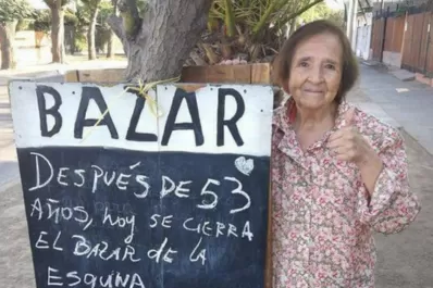 La tierna y emotiva despedida de la dueña de un bazar a su distinguida clientela