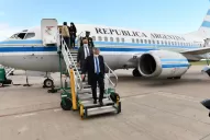 Alberto Fernández llegó a Tucumán y fue recibido por Jaldo