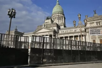 Antes de la sesión en el Senado, el FMI dice que el acuerdo necesita de un amplio apoyo político y social