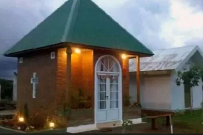 Una viuda se mudó al cementerio para vivir cerca de su esposo muerto: tenía luz, gas y wifi