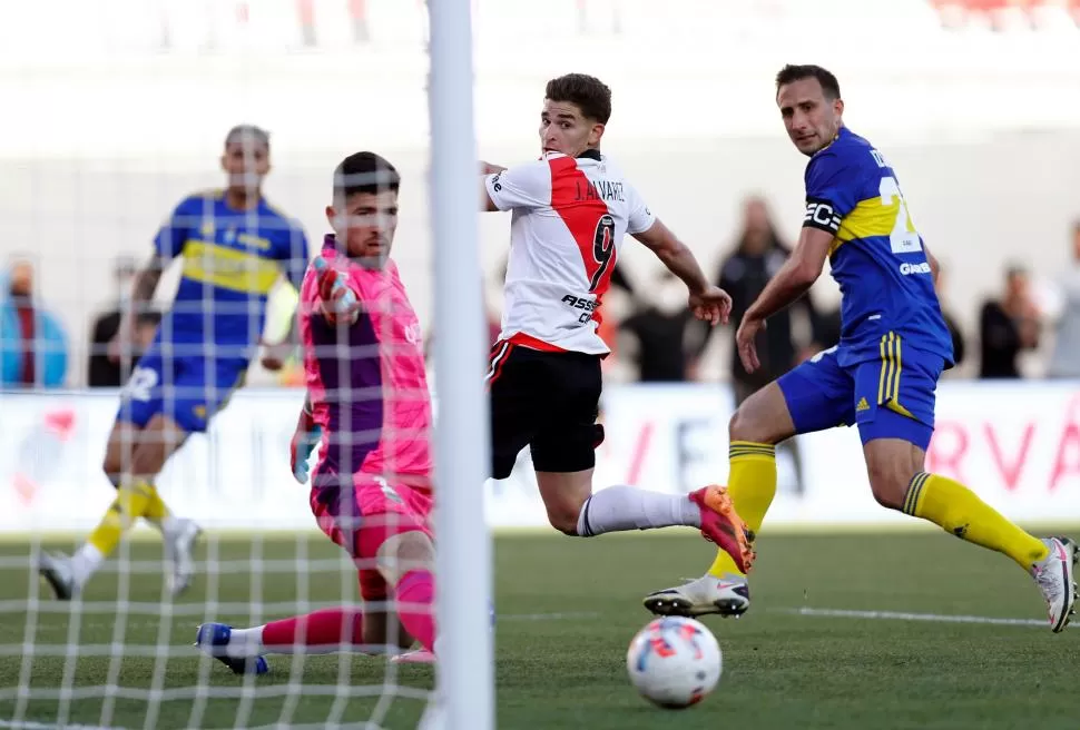 A DISPUTAR CADA PELOTA. Como todo clásico Boca y River dejarán todo por llevarse el triunfo en esta nueva edición. 