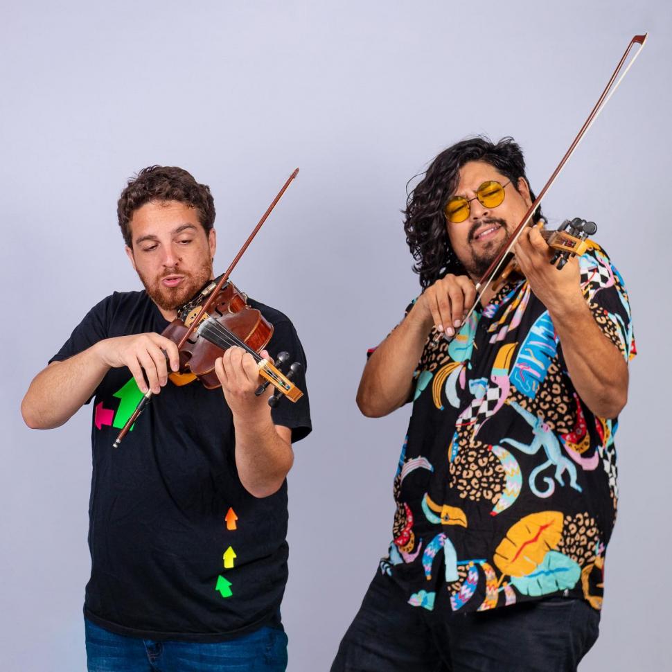 LAS 4 CUERDAS. Renovados desde la administración hasta el sonido.   