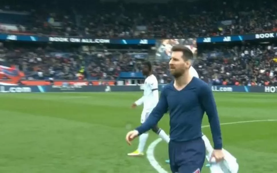 INCÓMODO. Con la camiseta de PSG, Lionel Messi no pudo por el momento concretar actuaciones como las que tuvo en Barcelona. Y los fanáticos están nerviosos. 