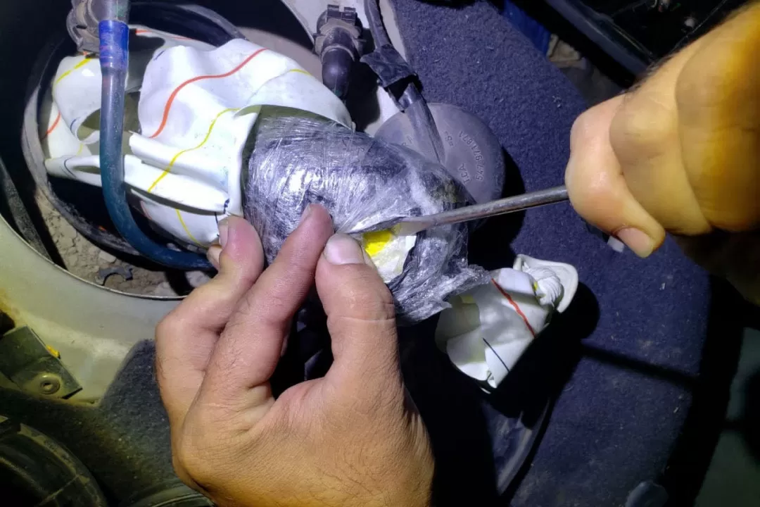 Hallan 35 paquetes de cocaína ocultos en el tanque de nafta . Gendarmería Nacional