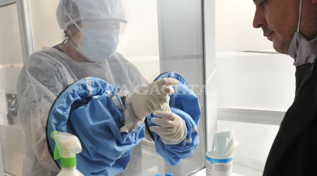 TESTEOS. Permiten la detección de posibles casos de covid-19. Foto de Archivo / LA GACETA