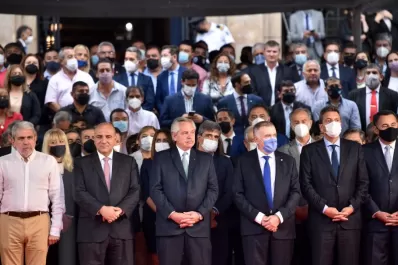 Una cena privada, un brindis y la creación de un Ministerio