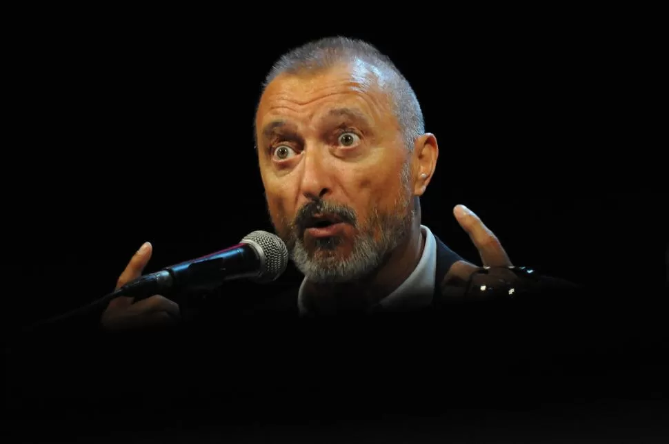 Arturo Pérez-Reverte es uno de los escritores de habla hispana más leídos en el mundo.