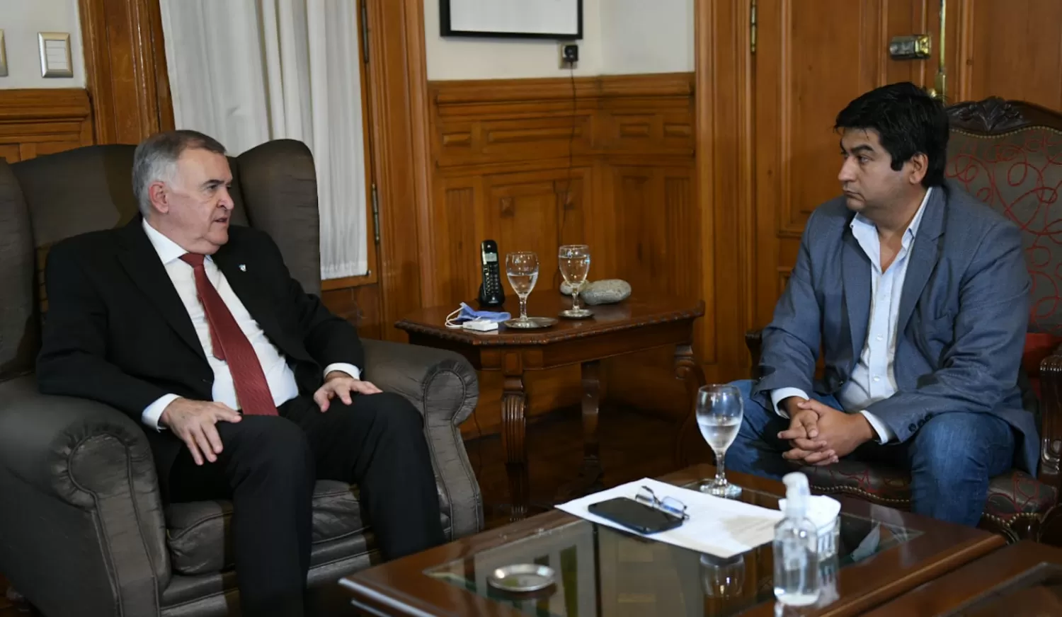 EN CASA DE GOBIERNO. Jaldo recibió al intendente de La Cocha, Leopoldo Rodríguez. Foto: Prensa Gobernación