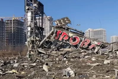 Rusia atacó un centro comercial en Kiev y confirmaron ocho muertos