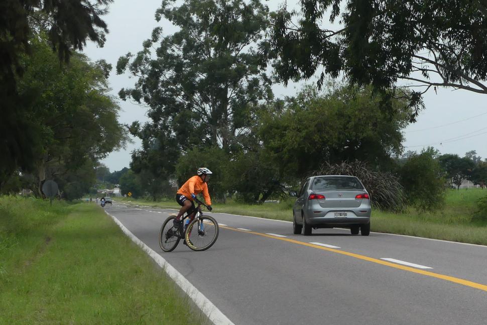 CICLISTAS. La 65 es el lugar más usado para la práctica de los bikers concepcionenses.  