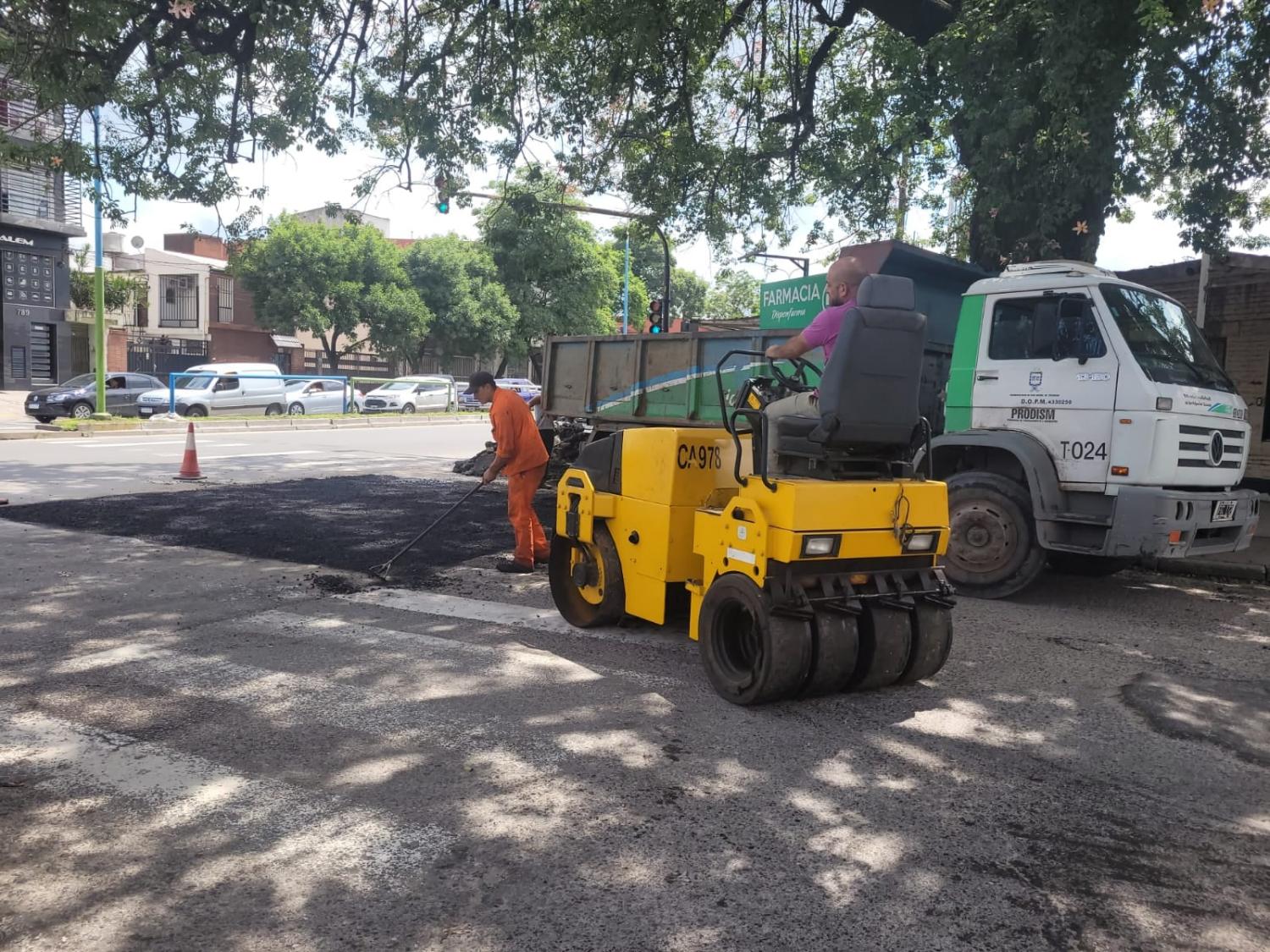 TRABAJOS DE BACHEO EN LA CAPITAL / PRENSA MUNICIPALIDAD DE SAN MIGUEL DE TUCUMÁN