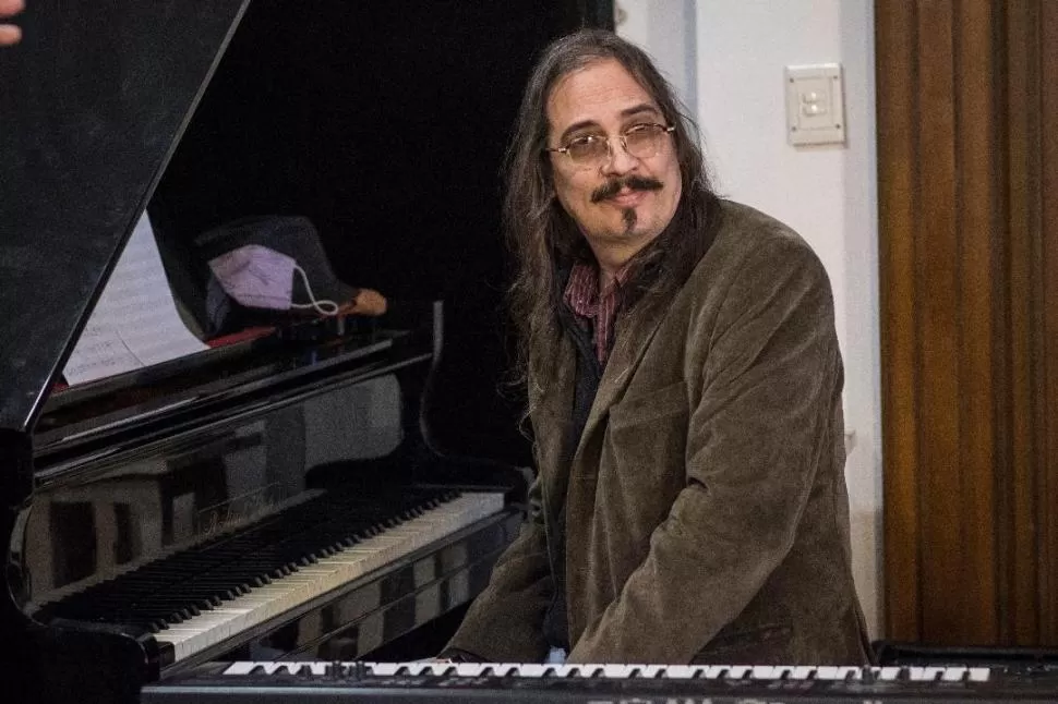 CON RITMO NORTEÑO. El tucumano Leopoldo Deza recopiló la obra del salteño Cuchi Leguizamón. 