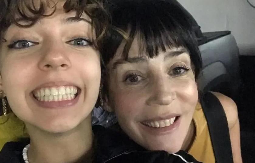 Eloísa Furriel junto a su mamá, la actriz Paola Krum