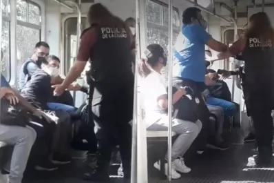 Una policía maltrató a un chico con autismo y el video causó indignación en las redes