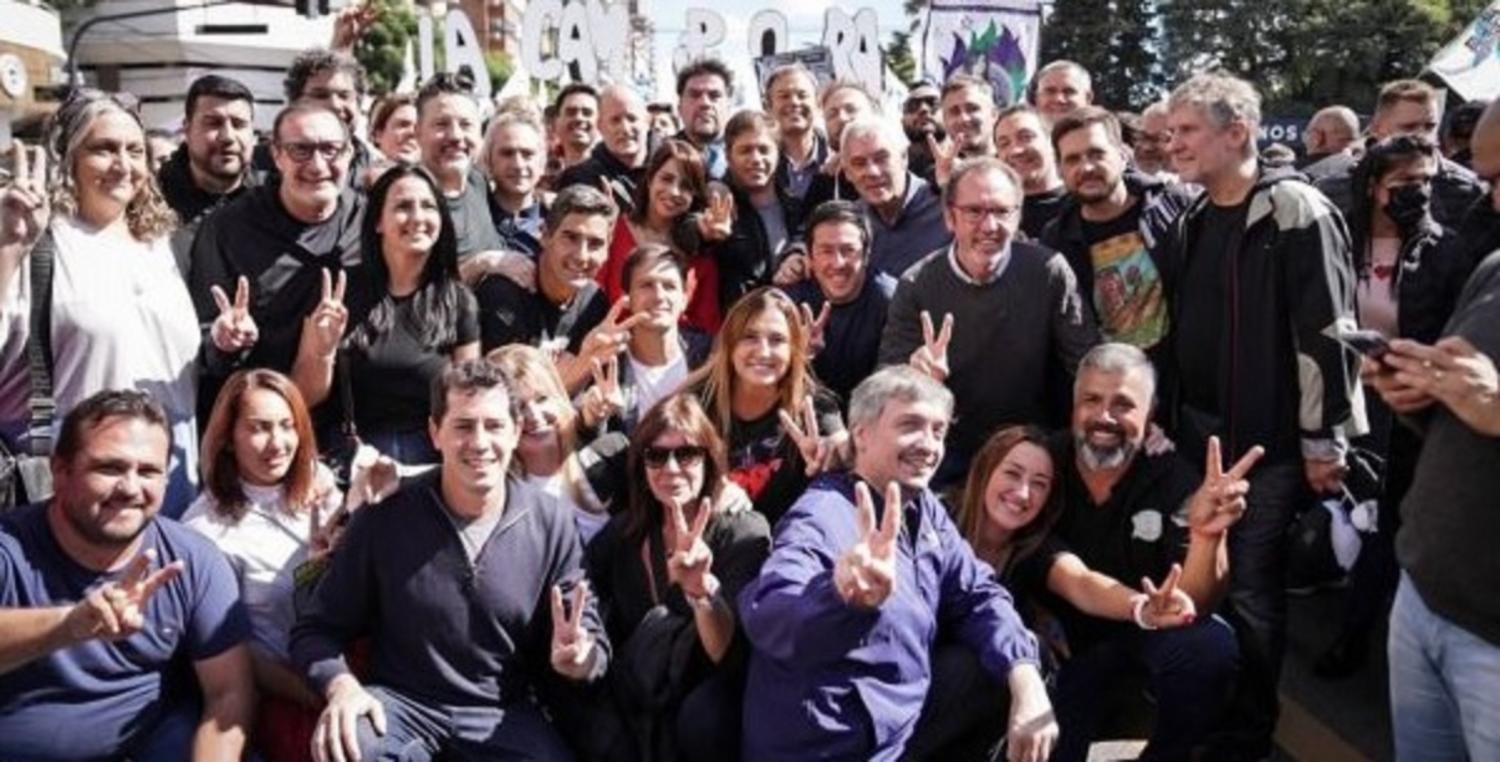 IMAGEN. Boudou acompañando a los referentes de la movilización. FOTO TOMADA DE TWITTER