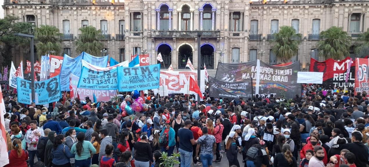 MULTITUD. El 46° aniversario del golpe se conmemora en tres marchas distintas.