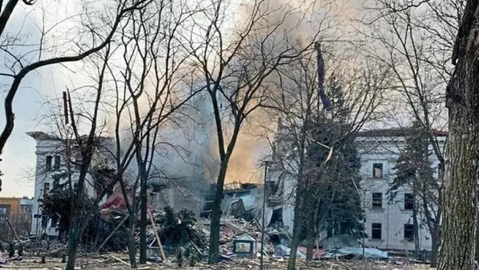 Confirmaron 300 muertos en el bombardeo ruso al teatro de Mariúpol