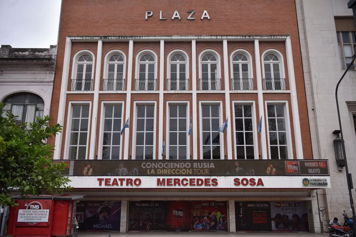 Los baluartes de la memoria arquitectónica alrededor de la plaza