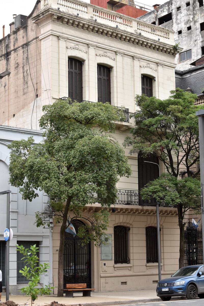 Los baluartes de la memoria arquitectónica alrededor de la plaza