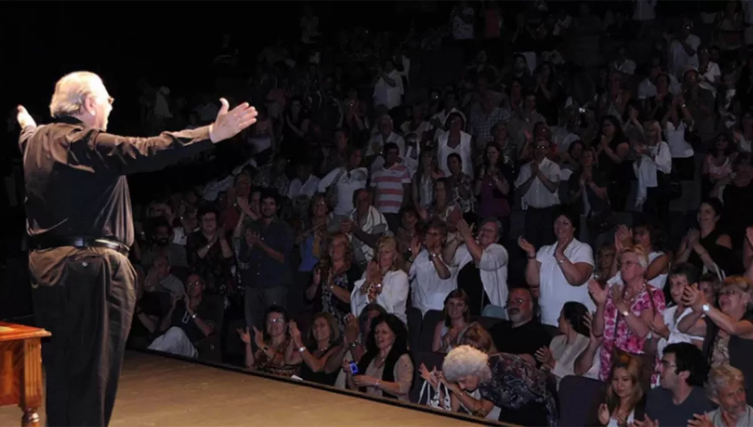 CONVOCANTE. Enrique Pinti se cansó de llenar salas en todos los teatros del país.