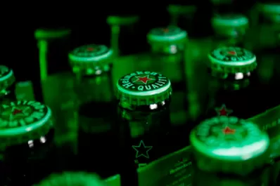 Heineken también abandonará Rusia por la invasión a Ucrania