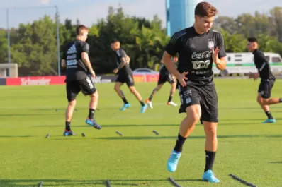 Argentina entrenó en Ezeiza y viaja a Guayaquil