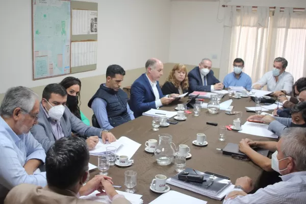 Con funcionarios municipales, concejales dan inicio a la discusión por el Presupuesto 2022