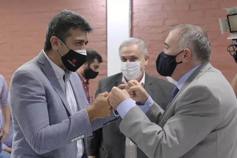 SALUDO. Fabián Soria, junto a Osvaldo Jaldo, en una reunión anterior. Foto de Archivo / Comunicación Pública