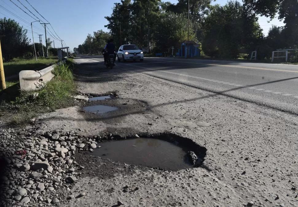  Los dos principales accesos a la comuna de Arcadia son ejemplos del abandono en que se encuentran estos sectores de la ruta. 