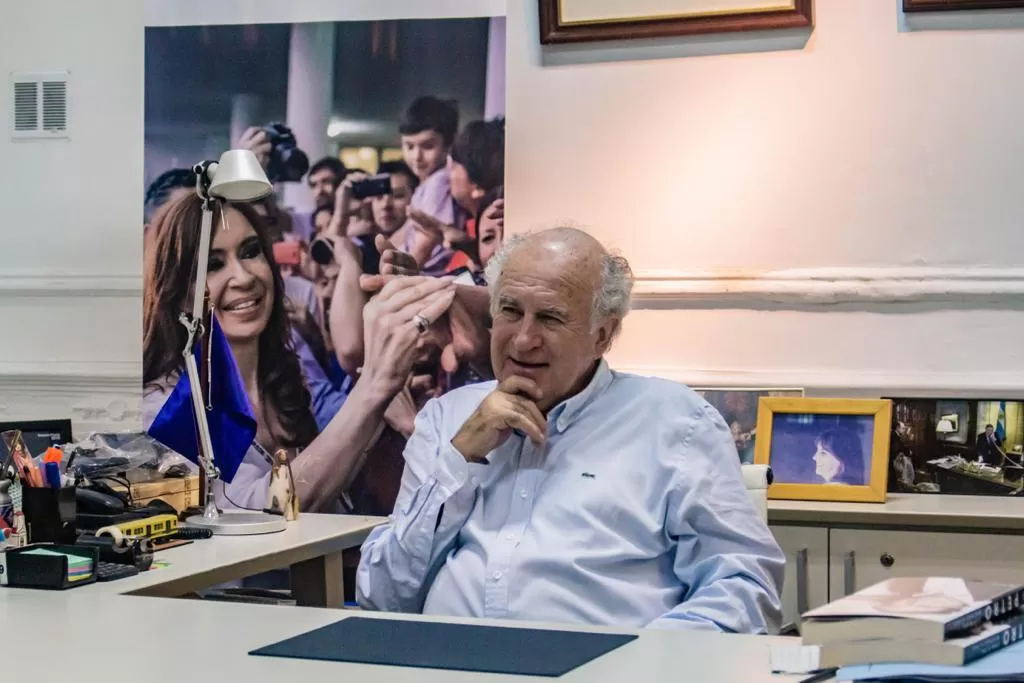 REFERENTE K. El senador nacional Oscar Parrilli, alineado a Cristina Kirchner. Foto de Twitter