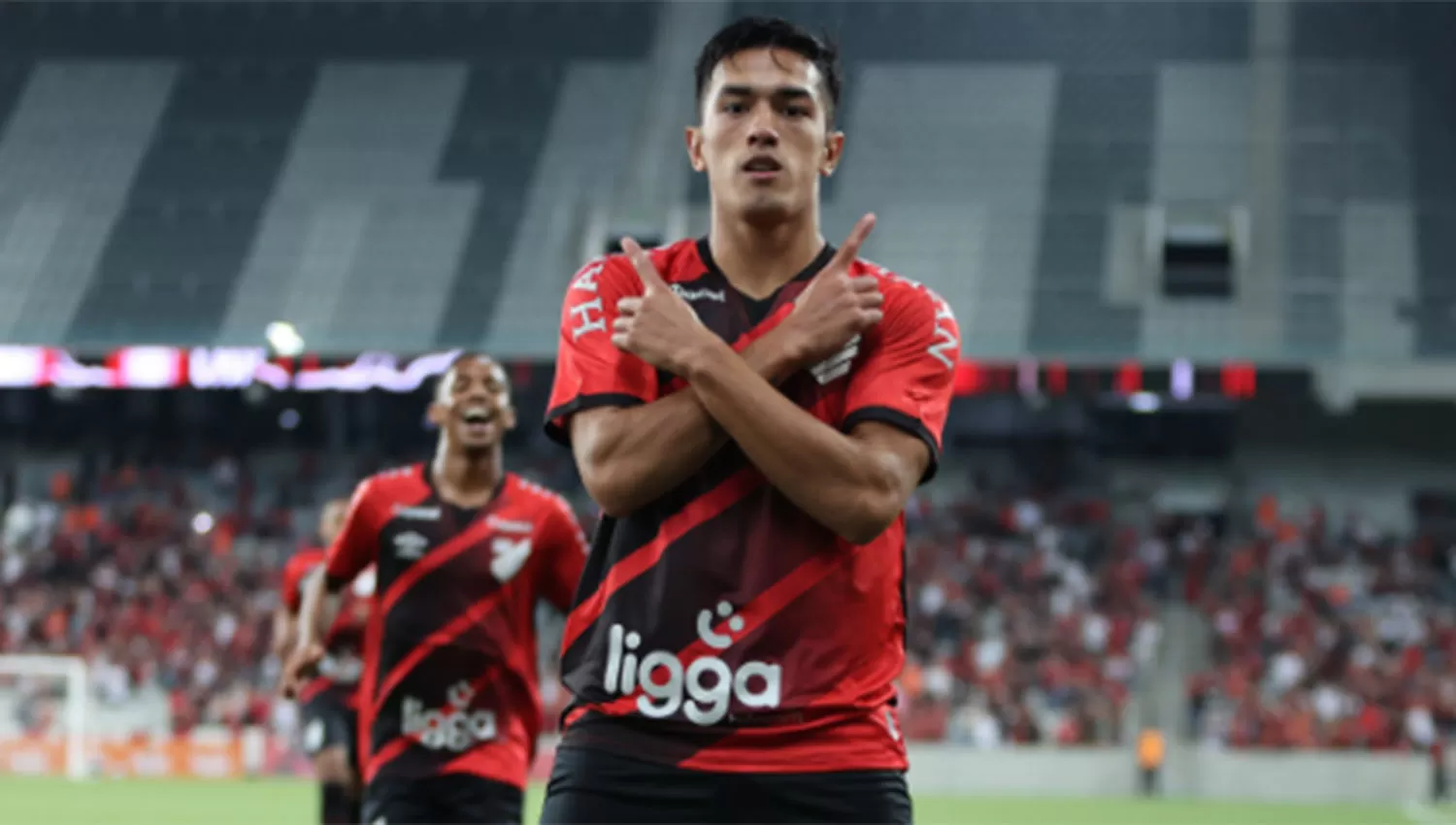 EL PRIMERO. Cuello celebra la apertura del marcador en el amistoso ante América MG.