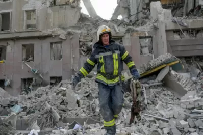 Mientras sigue el diálogo por la paz, un ataque de Rusia dejó dos muertos en Mykolaiv