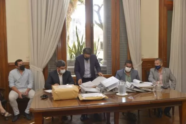 Cómo fue la apertura de sobres para las obras de la cárcel de Benjamín Paz