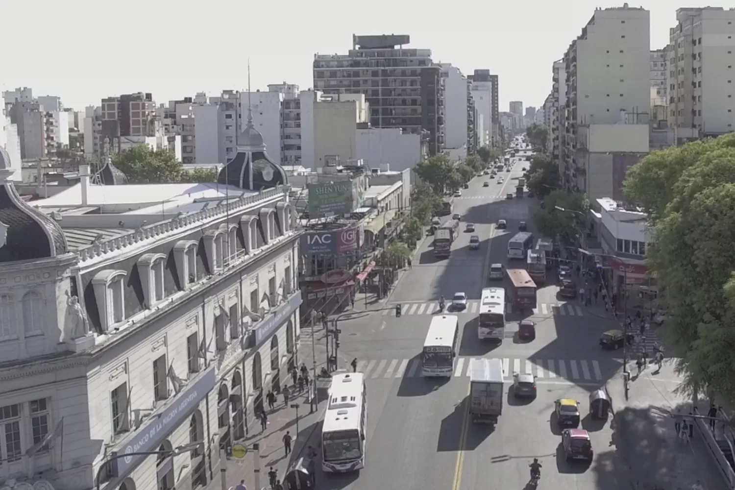 Avenida Rivadavia, en la ciudad de Buenos Aires.