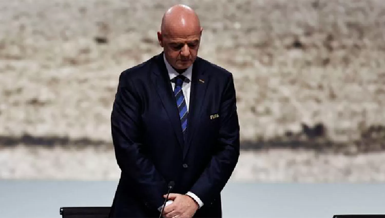 EN QATAR. Infantino condujo la convención de la FIFA, en la antesala del sorteo de la Copa del Mundo, que será mañana.