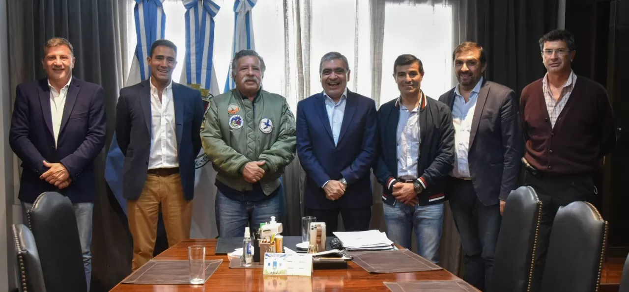 El intendente Alfaro hizo un reconocimiento al héroe de Malvinas Antonio Zelaya