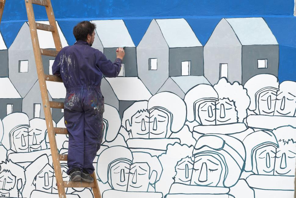 HOY SE INAUGURA. Mural en la esquina de Don Bosco y 12 de Octubre. 