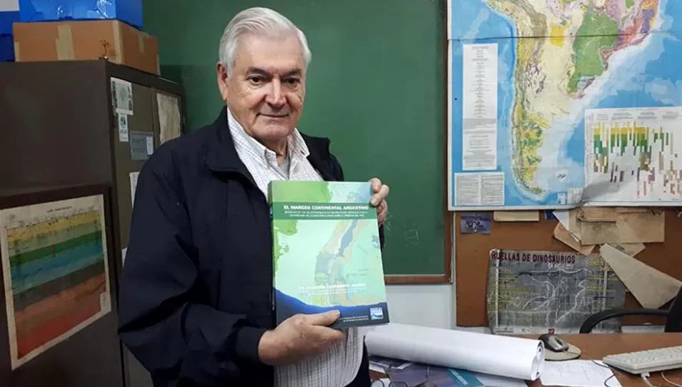 GEÓLOGO. En Tucumán, el investigador Florencio Aceñolaza consolidó el argumento científico de por qué las Malvinas son Argentinas.